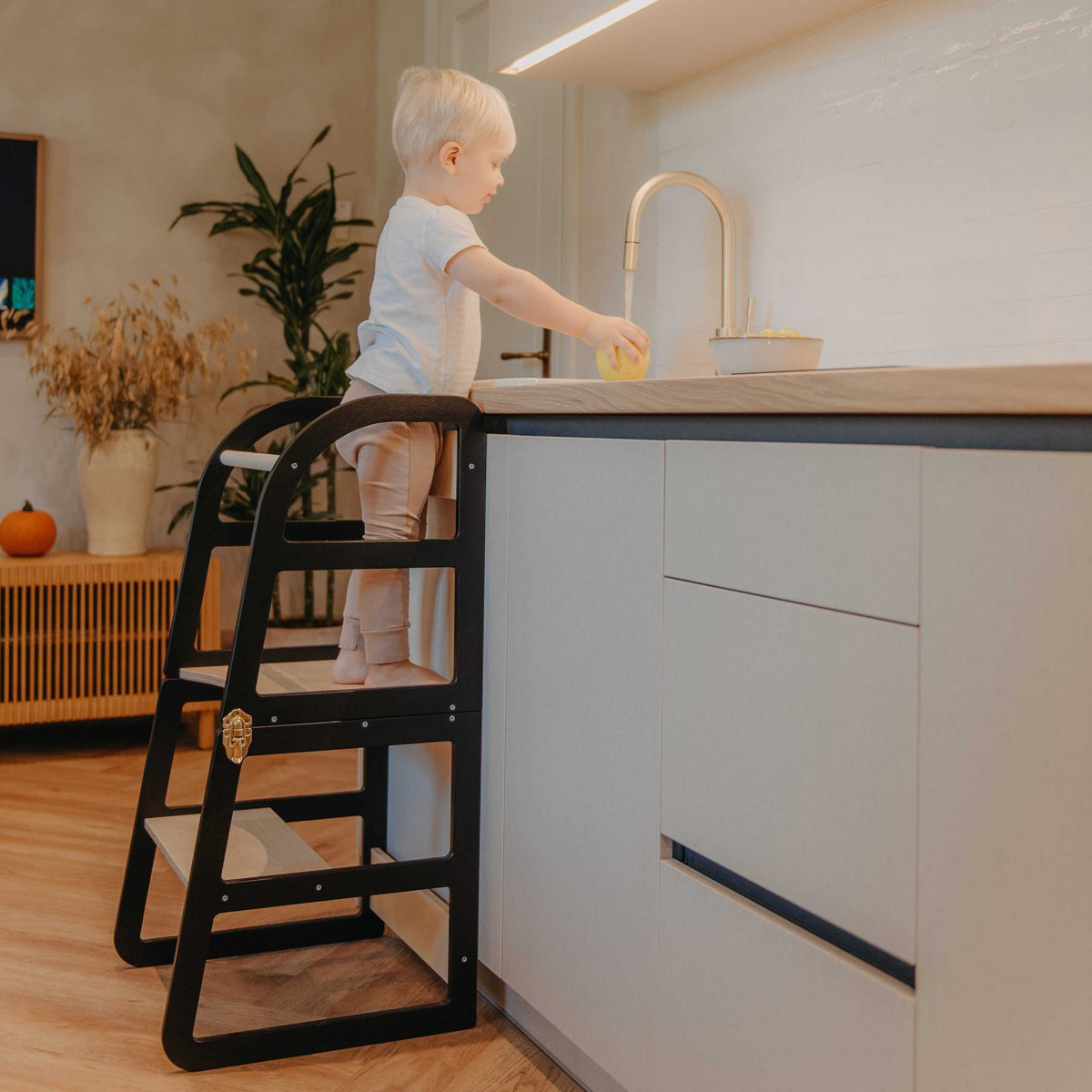 Lasten oppimistorni-muunneltava apujakkara lapselle