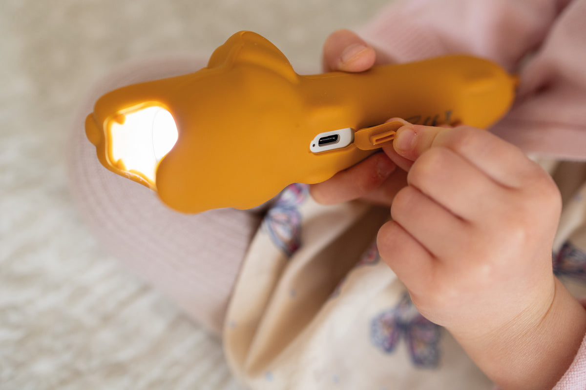 Lasten taskulamppu usb ladattava leijona