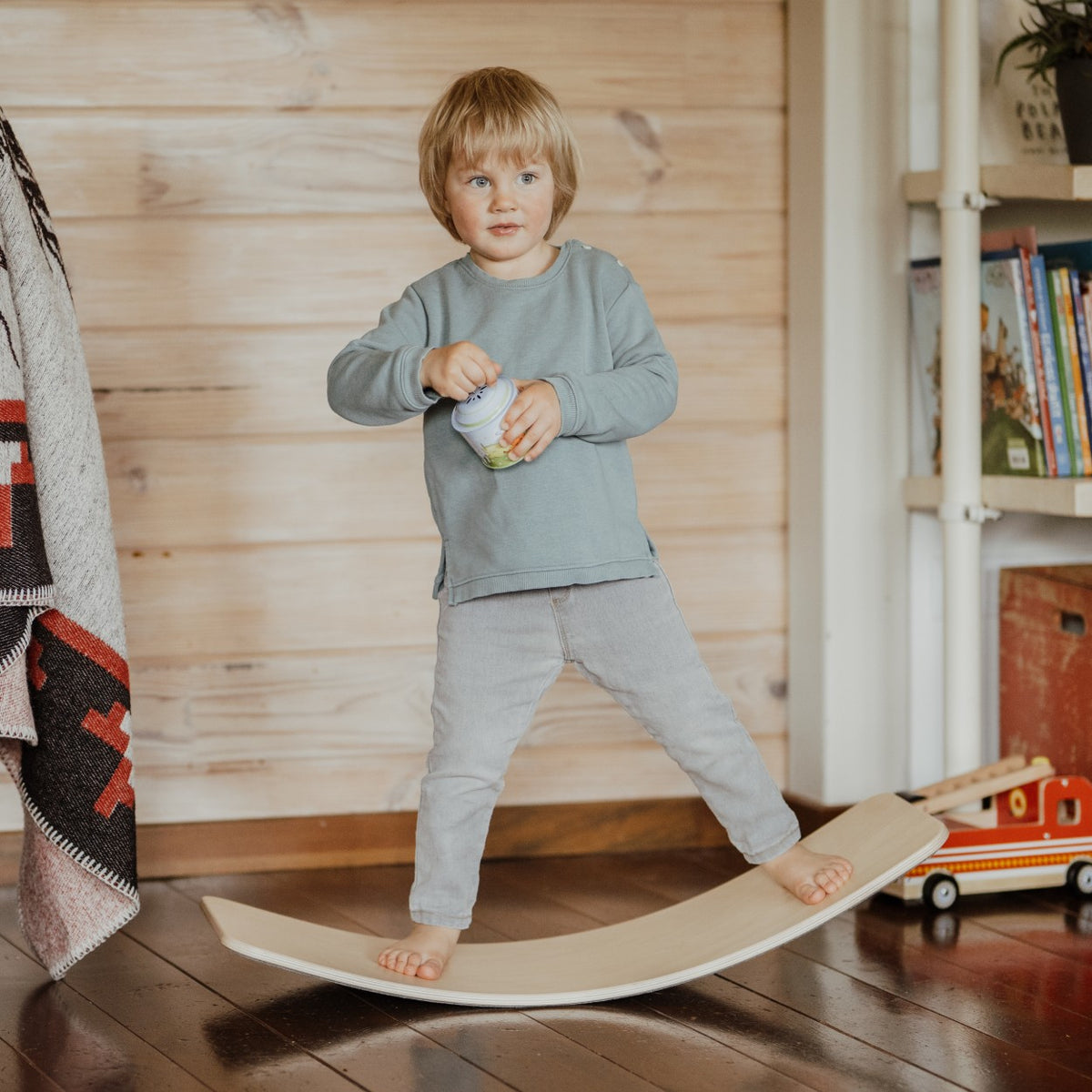 Puinen lasten tasapainolauta